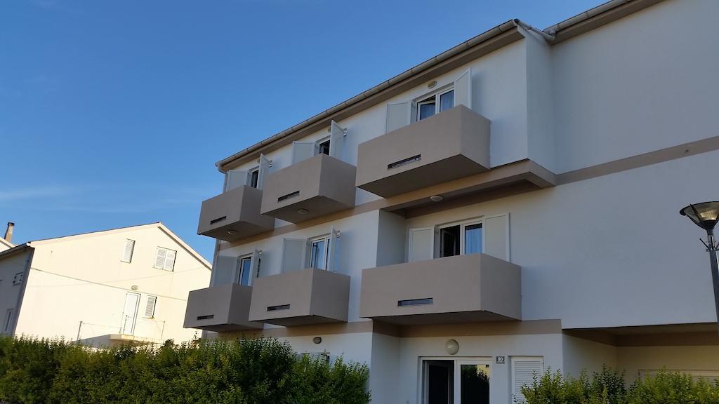 Apartments Ana & Ita Novalja Exterior photo